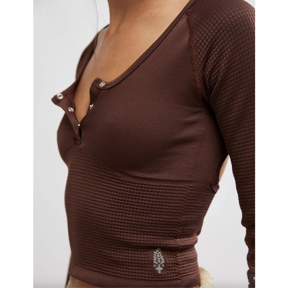 NWT Free People Movement Bail Out Long Sleeve Layer Crop Top in Cocoa XS Small - Picture 3 of 8